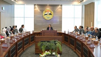 رئيس الوزراء يستعرض عدداً من ملفات عمل 