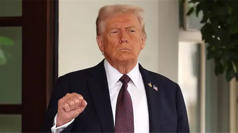 الرئيس الأمريكي دونالد