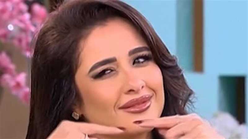 ياسمين عبد العزيز