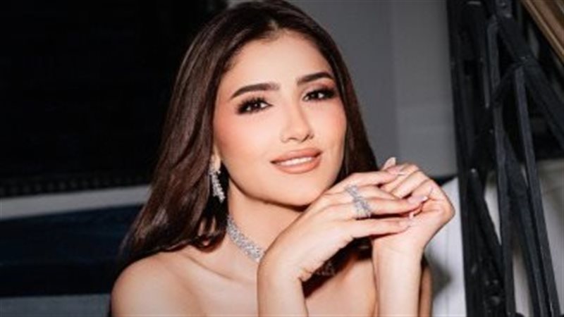 الفنانة مي عمر