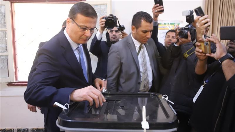 وزير الزراعة يدلي