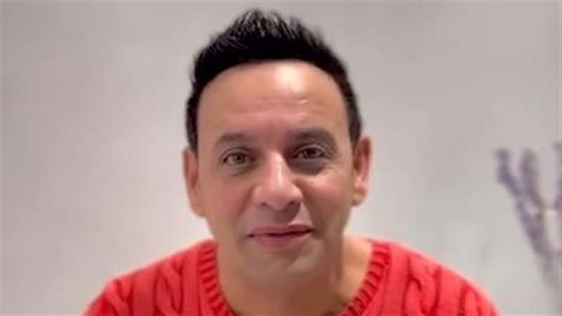 النجم مصطفي قمر