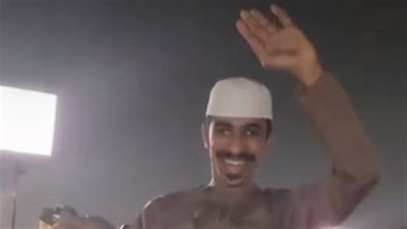 مصريون يجبرون بخاطر