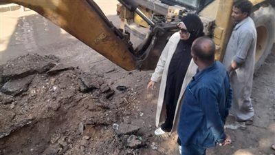 محليات قنا: إصلاح كسر ماسورة مياه رئيسية بقروى الرحمانية فى نجع حمادي