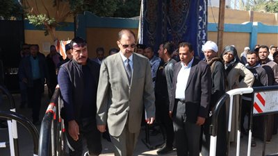 محافظ سوهاج يتفقد عدداً من لجان انتخابات النواب بجهينة وطهطا 