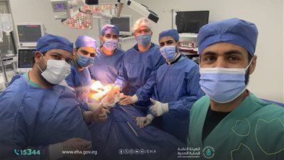  للمرة الأولي في السويس.. فريق طبي  ينجح في استئصال كلية وحالب وجزء من المثانة