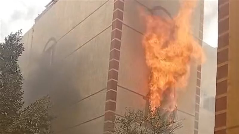 جانب من الحريق 