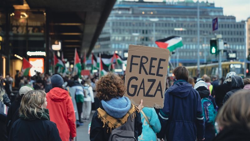 طلاب فنلنديون يدعون