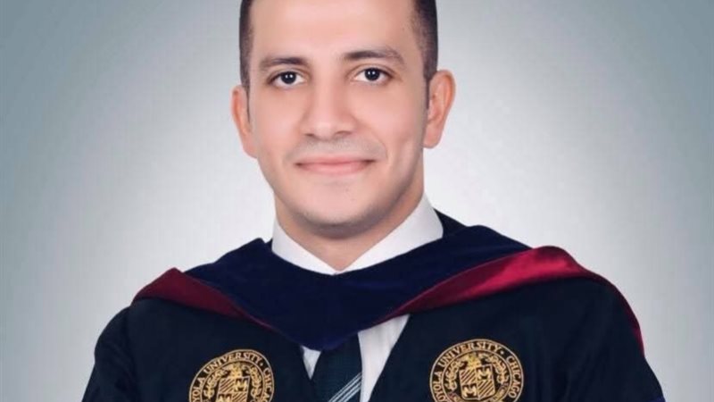 الدكتور محمود حسين