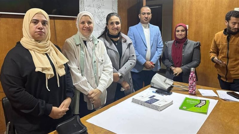 جانب من اجتماع فرق