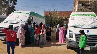 قدمت خدماتها لـ1300مواطن.. الصحة تنظم قافلة طبية بقرية يوسف السباعي بالسويس 