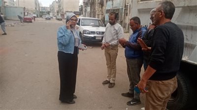 حي الأربعين يستكمل حملة النظافة المكبرة بمشاركة الأهالي في المثلث بالسويس