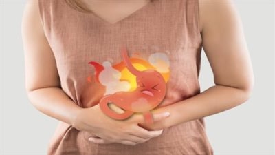 10 مشروبات تهدئ حرقة المعدة فورًا.. روشتة طبيعية بدون أدوية