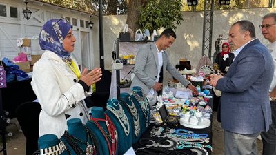 محافظ أسيوط يتفقد معرض الحرف اليدوية المصري ضمن المبادرة الرئاسية مراكب النجاة