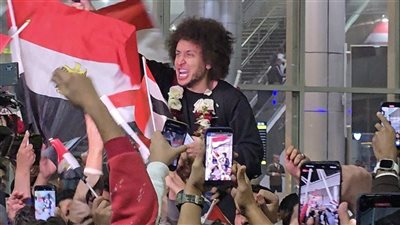 «نورت بلدك يا بطل»..  لؤي الخطيب يُهنئ أحمد عبدالقادر ميدو بعودته إلى مصر  