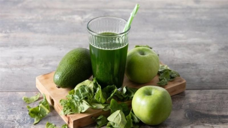عصير الجرجير مع التفاح والكرفس