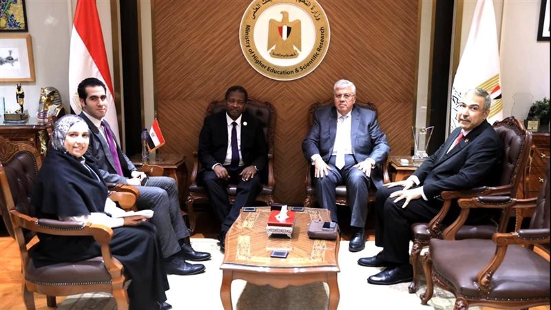 وزير التعليم العالي