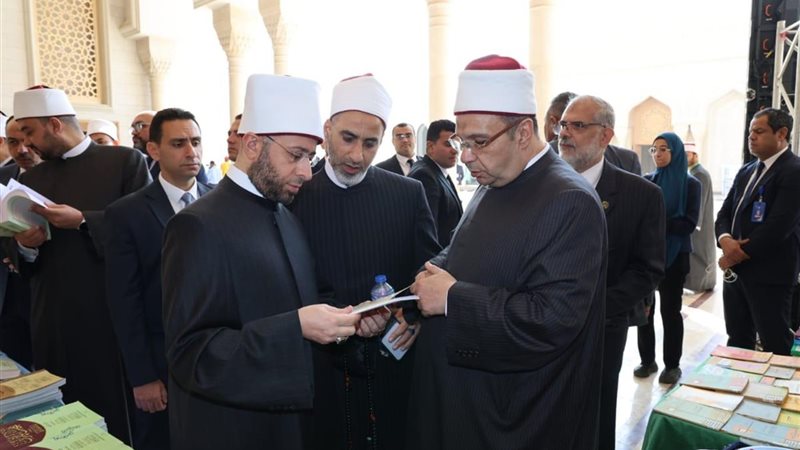 وزير الأوقاف يتفقد