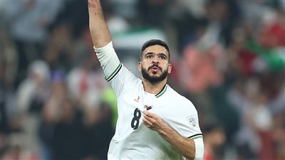 يزاحم القطبين.. عرض قطري مغري يصل بتروجت لضم حامد حامد