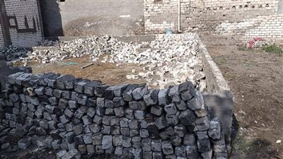 إزالة حالة تعدي على الأرض الزراعية بقرية الوفائية داخل الحيز العمراني بالدلنجا