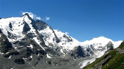 رحلة تنتهي بمأساة.. متسلق جبال يترك صديقته لتموت على جبل في النمسا