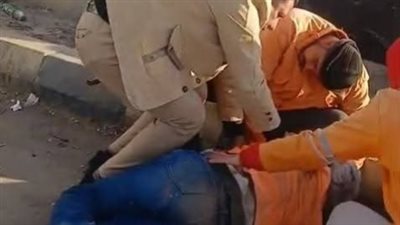  مشرف عمليات ينقذ عامل نظافة من كارثة بعد بلع لسانه في بنى سويف| تفاصيل