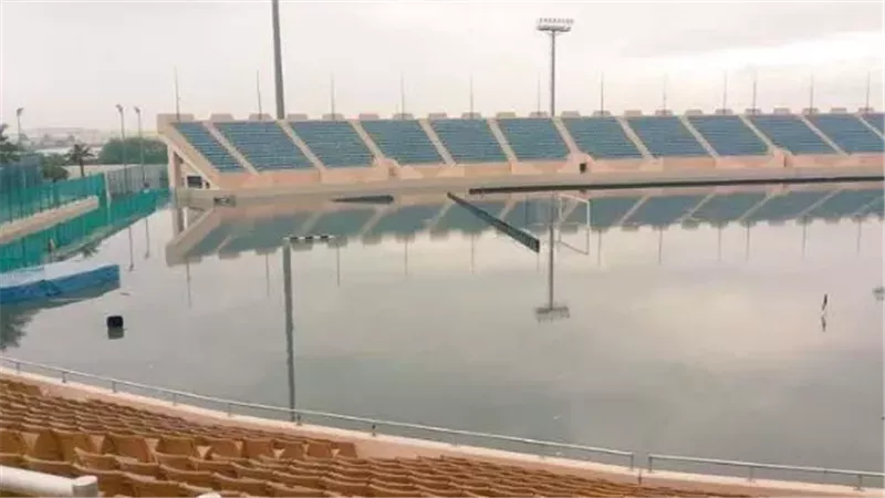 غرق ملعب برئيل