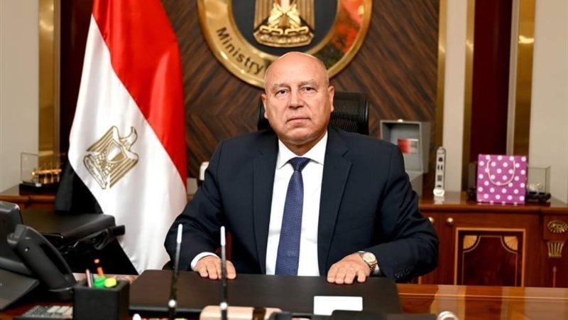 وزير الصناعه 