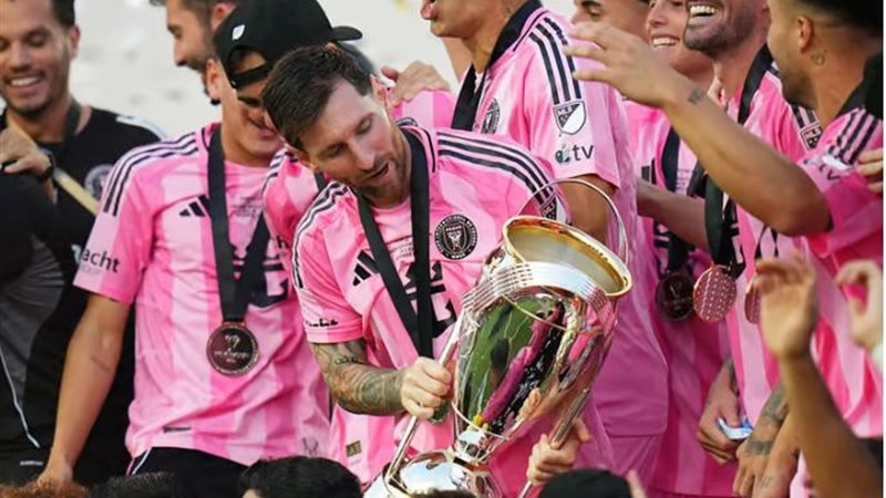 ميسي بطلا شعبيا في