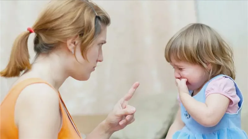 ضرب الأطفال 