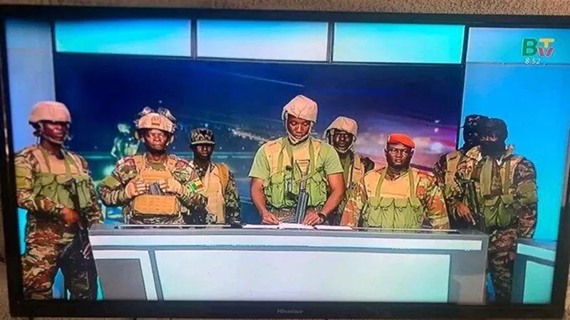 عسكريون في بنين