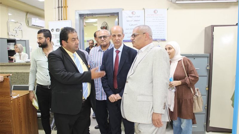 رئيس الجامعة وعميد