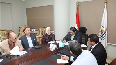 بنى سويف: بحث الجوانب المالية والإدارية لمشروع مجمع مواقف عدلي منصور