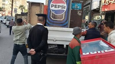 محافظة الجيزة تشن حملة مكبرة على المقاهي والمحال بشارع فيصل