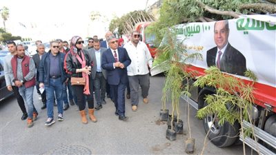 محافظ الدقهلية يستلم الدفعة الرابعة من الأشجار ضمن مبادرة «100مليون شجرة»