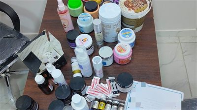 غلق وتشميع مركز جلدية وحجامة غير مرخص يديره طبيب مزيف بالبحيرة 