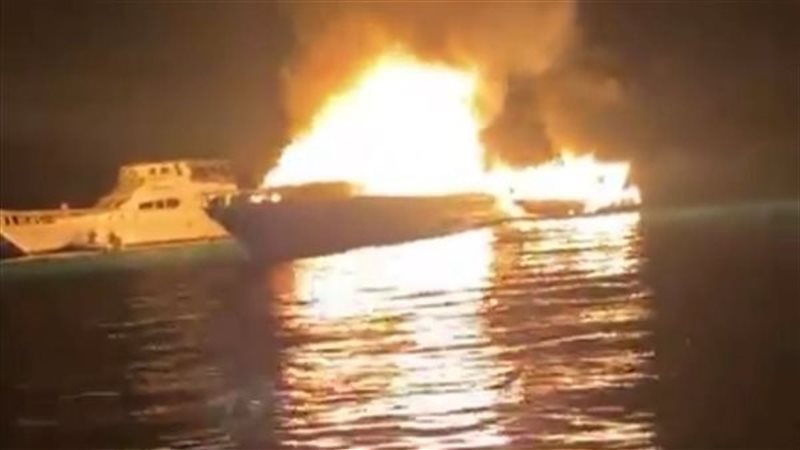 جانب من الحريق