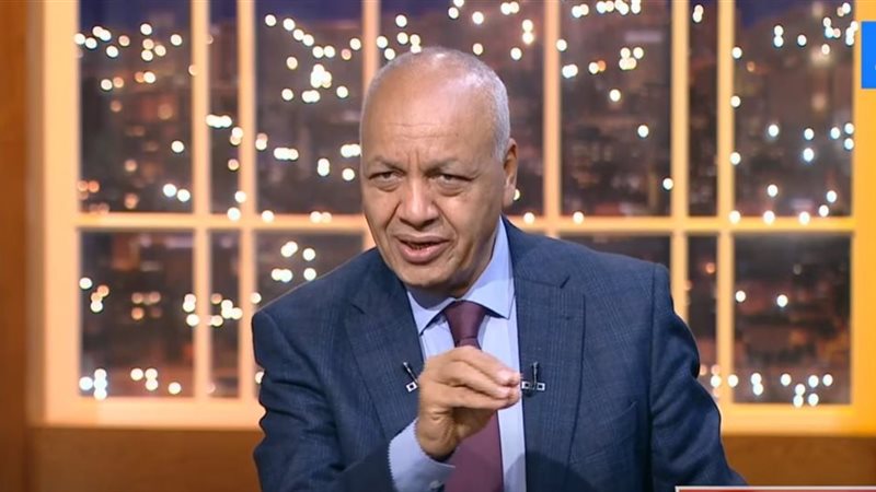 الكاتب الصحفي مصطفى