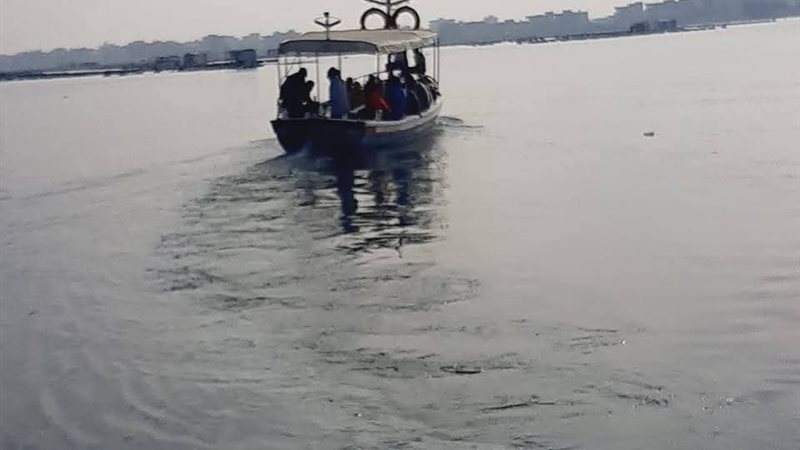 طقسً غائمً  مصحوبًا