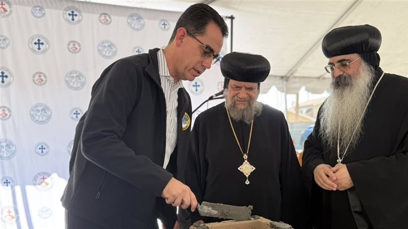  حجر الأساس للمبنى