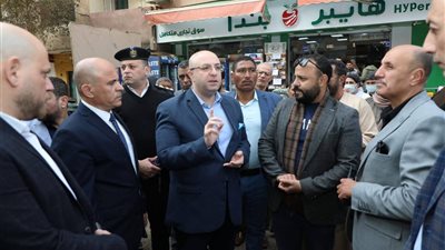 محافظ بني سويف يزور ببا لتفقد عدد من السلاسل التجارية والمخابز البلدية 