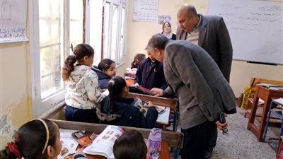جولة ميدانية مفاجئة لوكيل تعليم البحيرة على مدارس بـ3 إدارات تعليمية بالمحافظة