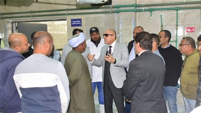 استعدادًا للعيد القومي.. محافظ الأقصر يراقب تشغيل المجزر الآلي 