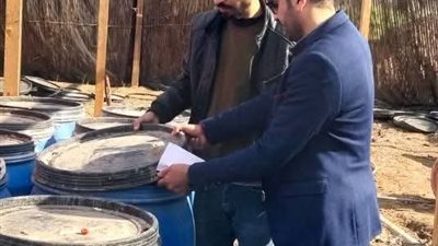 ضبط طن مخلل مجهول المصدر بدون أي بيانات أو علامات تدل على مصدره بالبحيرة