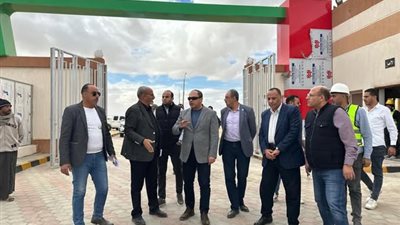 رئيس تنمية الصعيد يتابع ميدانيًا الموقف التنفيذي للمشروعات التنموية ببني سويف