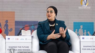 المستشارة أمل عمار تشارك في فعاليات “المساهمة في بناء المستقبل للفتيات والنساء