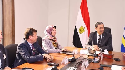 محافظ دمياط يعقد اجتماعا لبحث آلية التعاون لتنفيذ مشروع للتطوير