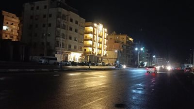 أمطار متفاوتة الشدة تضرب مناطق متفرقة بالسويس وانتظام الملاحة البحرية