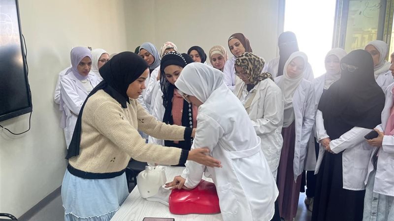 جانب من التدريب لطلاب