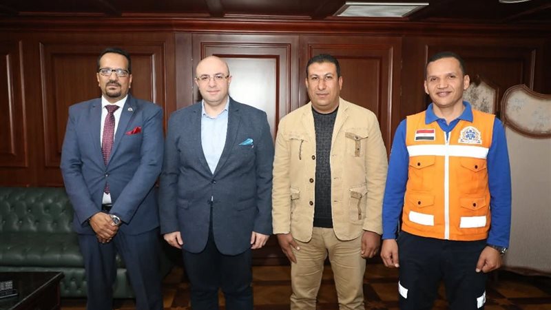 محافظ بنى سويف ومدير